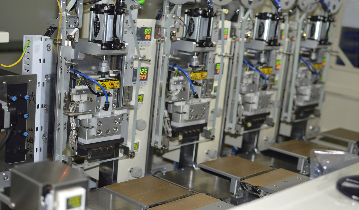 生產(chǎn)設(shè)備三